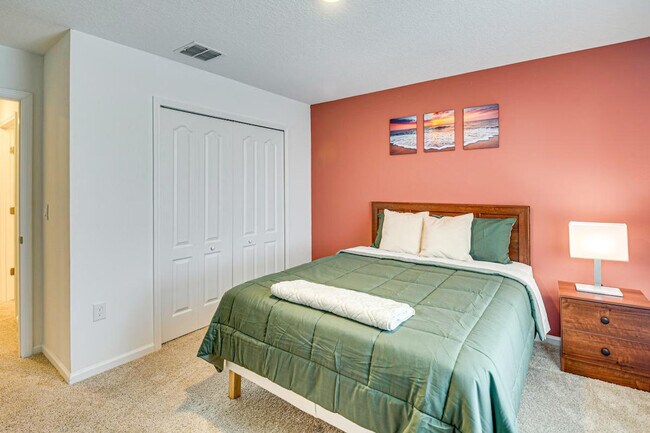 Building Photo - 134 Redbud Rd