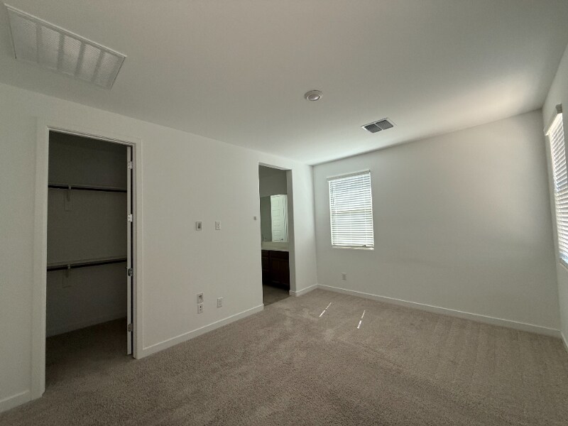 Building Photo - 8344 N 170th Ln