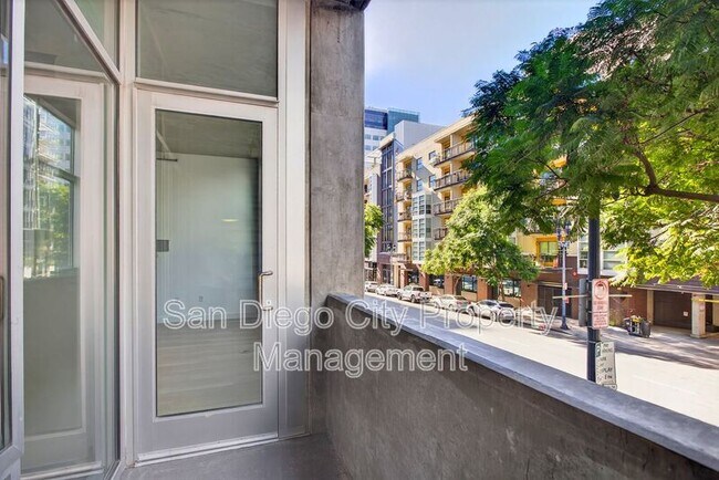 Building Photo - 1025 Island Ave