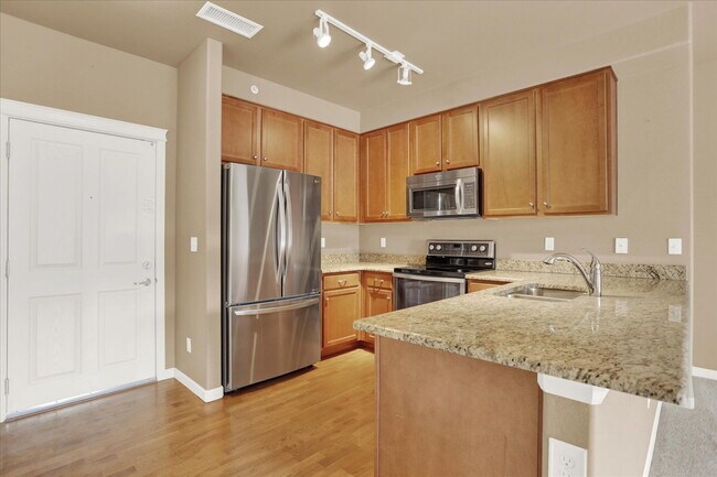 Building Photo - 1144 Rockhurst Dr