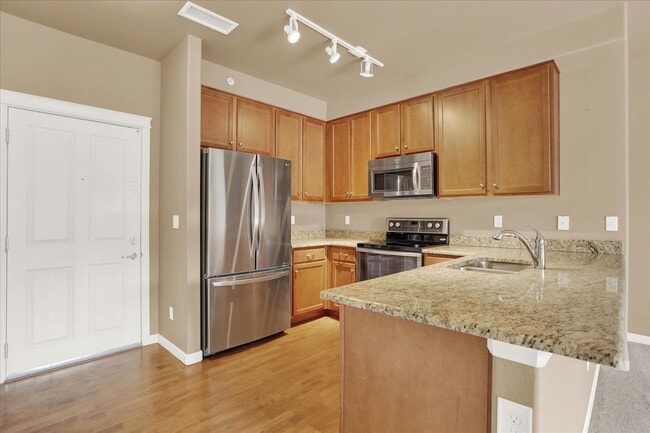 Building Photo - (11RO#401) Clocktower Condo - 1 bedroom, 1 bath.