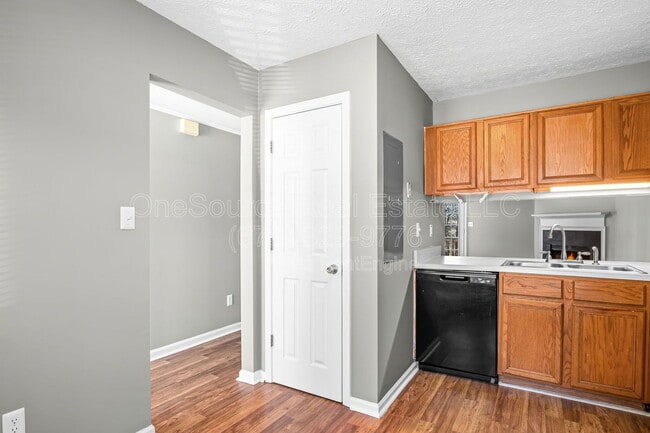 Building Photo - 1892 Lakestone Way