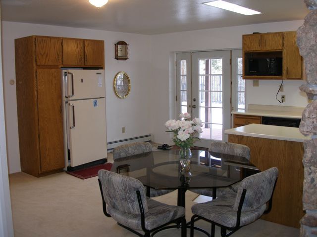 Building Photo - 340 Rim Rd