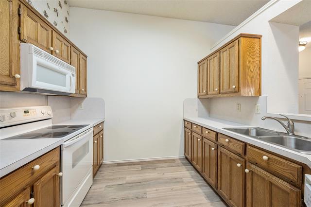 Building Photo - 2016 Hearthside Ln