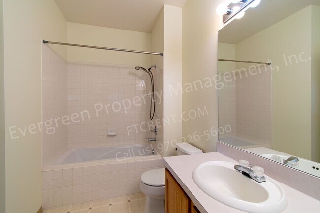 Building Photo - 1 Bedroom Apartment in Rockbridge! Parking...