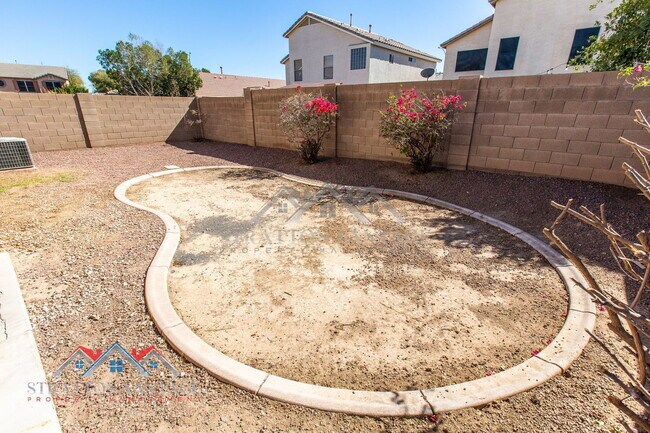 Building Photo - 12913 W Palm Ln