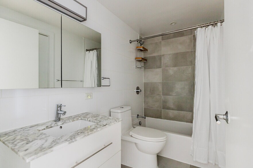 Building Photo - 230 E 44th St