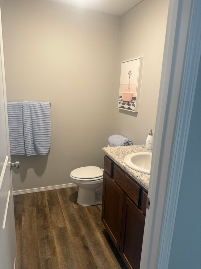 Building Photo - 129 Silver Maple Dr