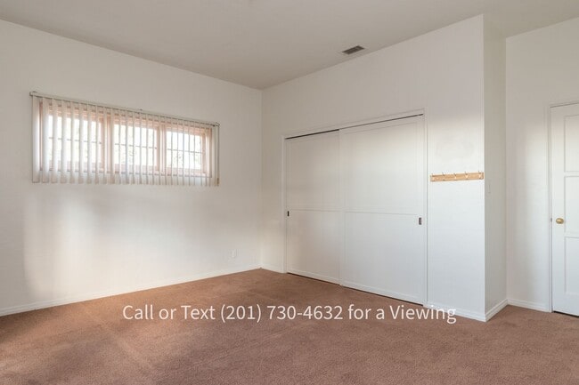 Building Photo - Nice 2 Bedroom, 1 Bath House, Pets OK