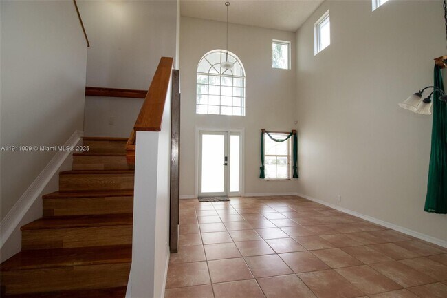 Building Photo - 5552 NW 125th Terrace