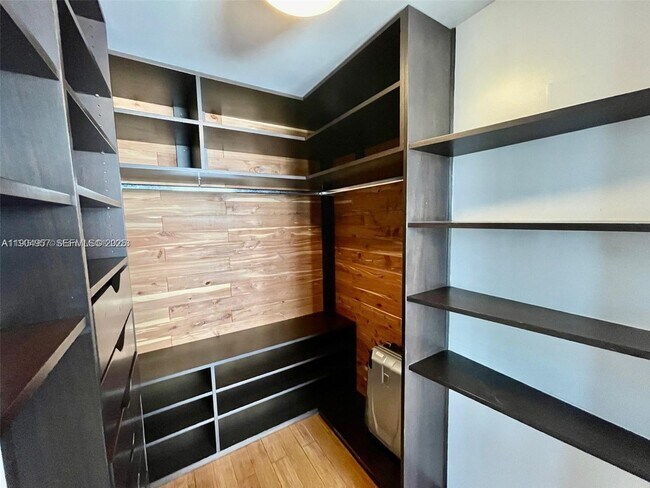 Building Photo - 18071 Biscayne Blvd