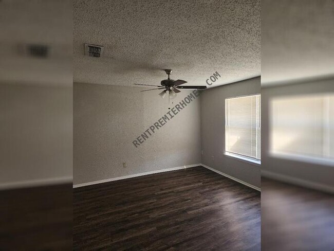 Building Photo - 613 Windsor Dr