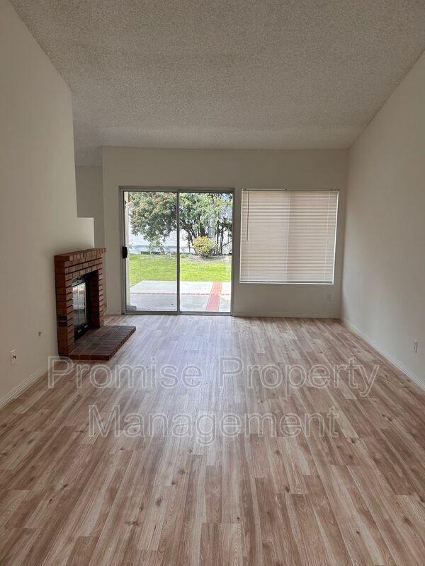 Building Photo - 885 Pinewood Dr