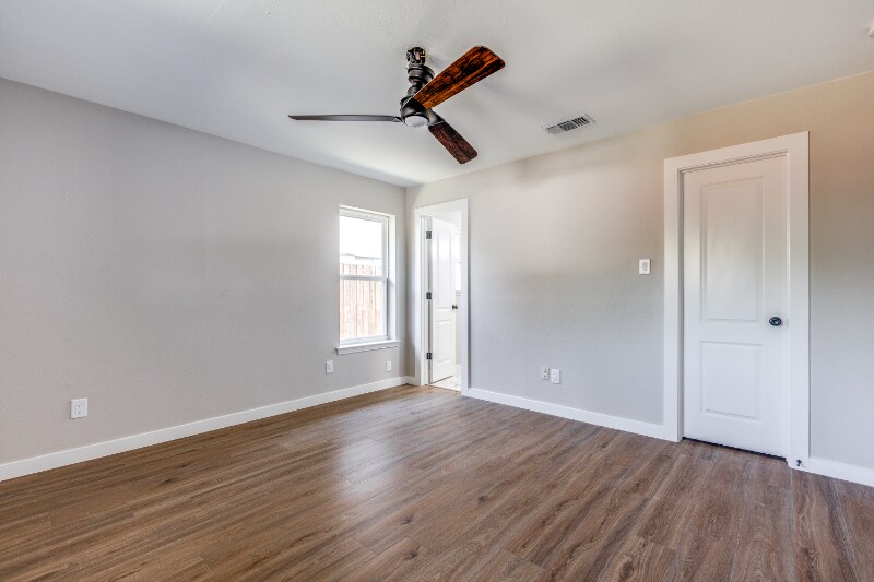 Building Photo - 1233 Mill Valley Dr