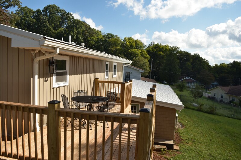 Building Photo - 1704 S Forest Dr