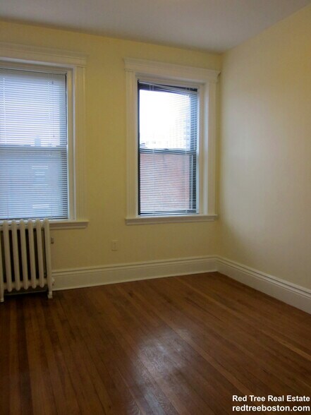 Building Photo - 29 Park Dr