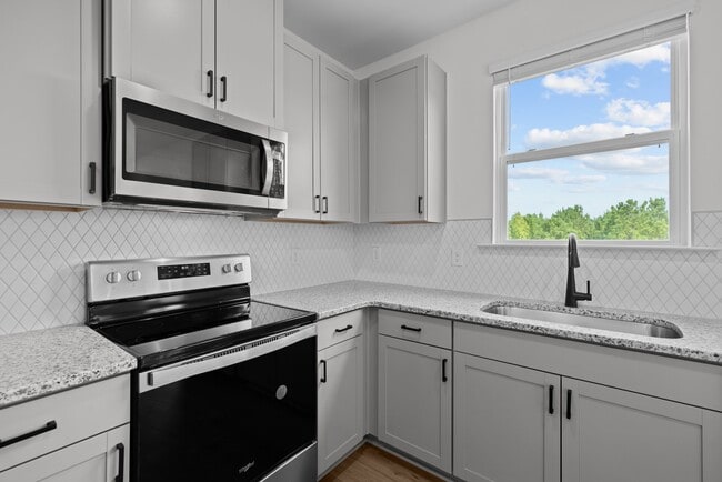 Building Photo - 1349 Underbrush Dr