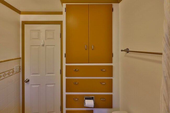 Built in with laundry shoot to laundry room! - 1020 E Garden Ave