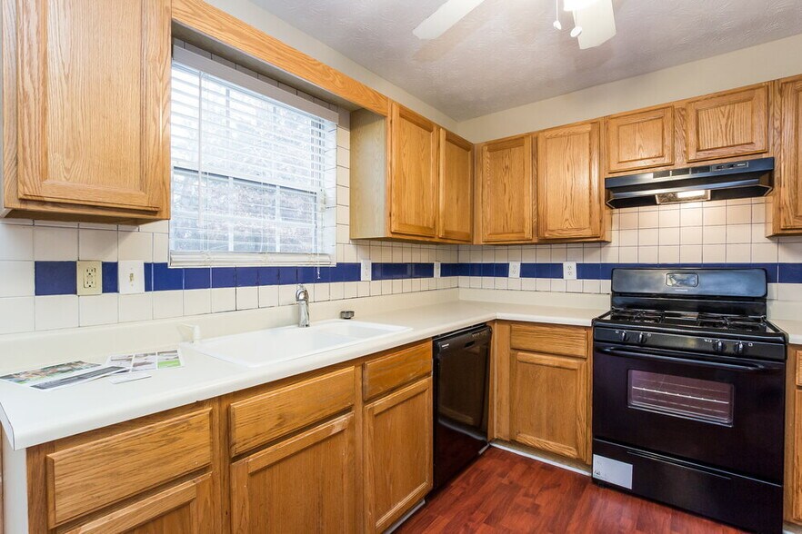 Building Photo - 3019 Sentinel Cir