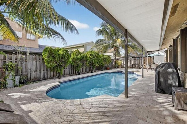 Building Photo - 691 Willow Grove Terrace