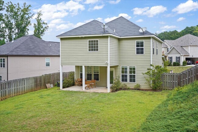 Building Photo - 4 Bedroom, 2.5 Bathroom home in Grovetown with fenced yard and 2-car garage