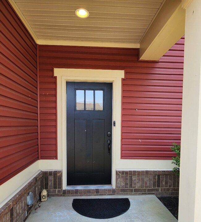 Building Photo - 2041 Leeds Ln