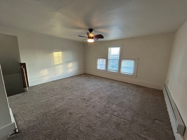 Building Photo - col123