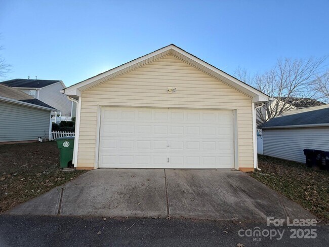 Building Photo - 11220 Suunto Ln