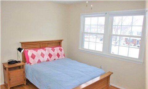 Building Photo - Spacious 4Bd/2.5Bth Single-Family Home with Garage & Fenced Yard – Prime Location!