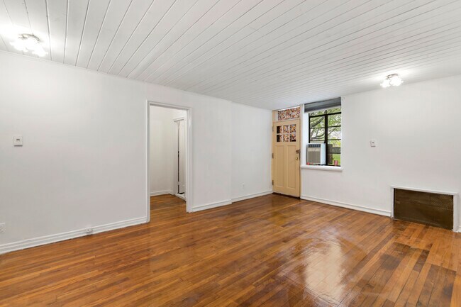 Building Photo - 2216 79th St
