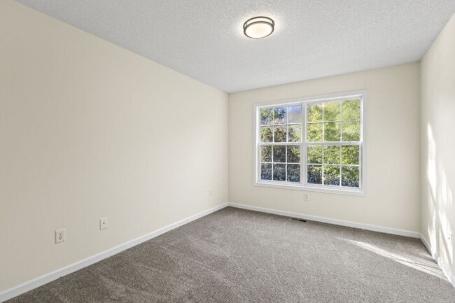Building Photo - 3BR/2BA Home with Deck & Storage Shed in P...