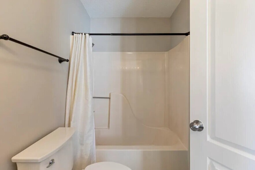 Building Photo - 1426 N Waccamaw Dr