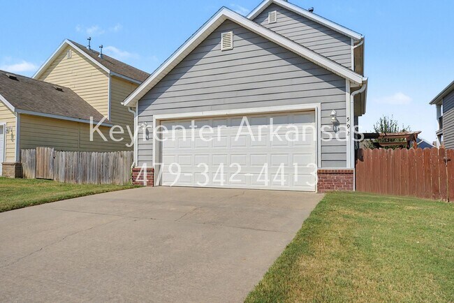 Building Photo - 592 N Longfellow Ln