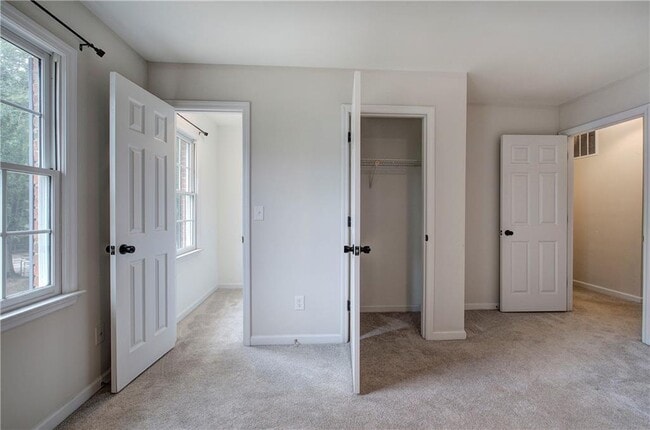 Building Photo - 1028 Windy Oaks Ct