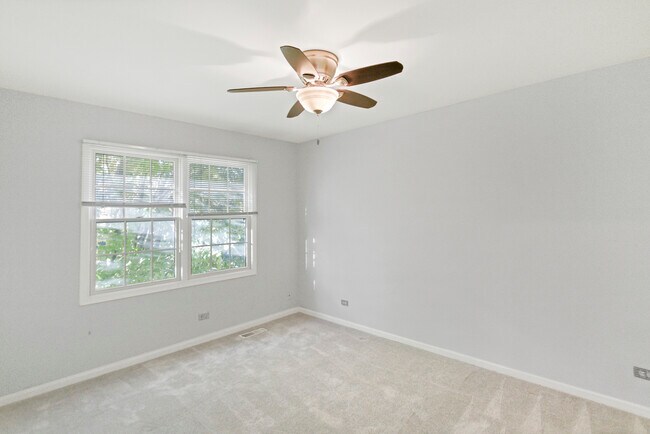 Building Photo - 40W148 Carl Sandburg Rd