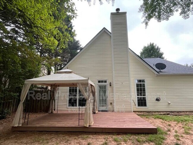 Building Photo - 155 Weatherstone Dr