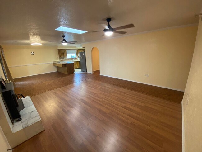 Building Photo - Beautiful 3 Bedroom Home in NE Albuquerque