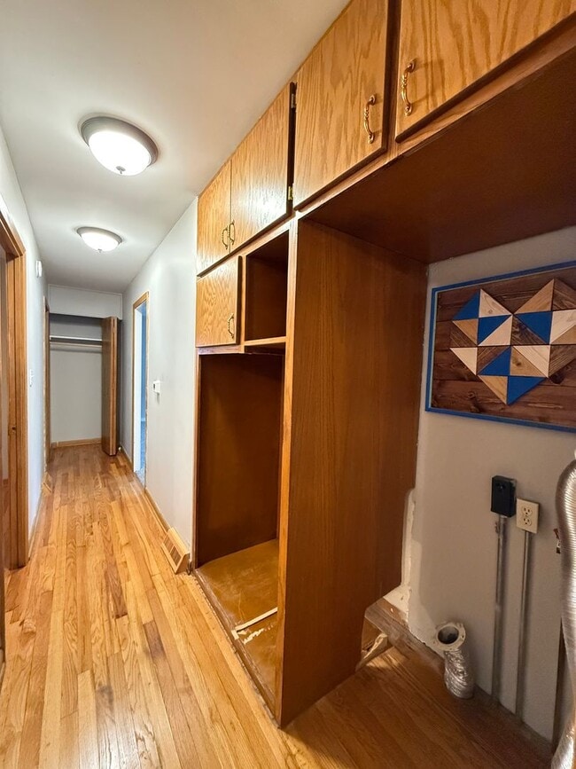 Building Photo - Quiet Cul-de-Sac Living in Council Bluffs