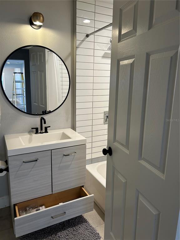 Building Photo - 2108 W Powhatan Ave