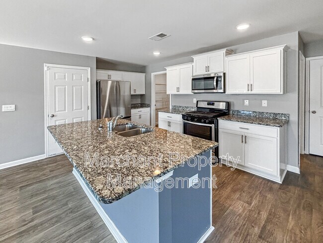 Building Photo - 106 Green Oak Dr