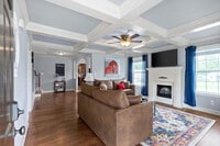 Building Photo - 206 E Street-SI ID1367378P