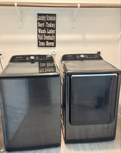 Building Photo - 9840 Butte Crk