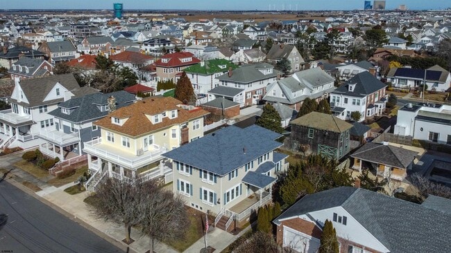 Building Photo - 17 S Derby Ave