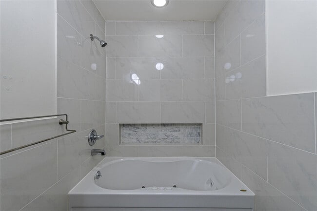 Building Photo - 167 NW 115th Terrace