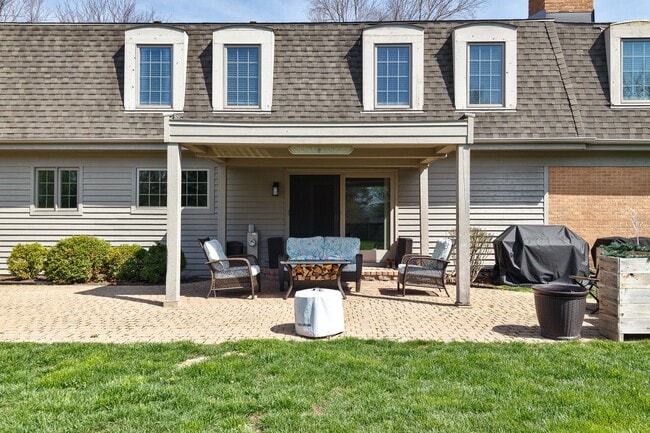 Building Photo - 877 Fair Way