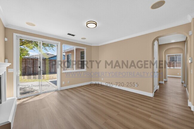 Building Photo - Spacious 3-Bed, 2-Bath Retreat on Charm Way