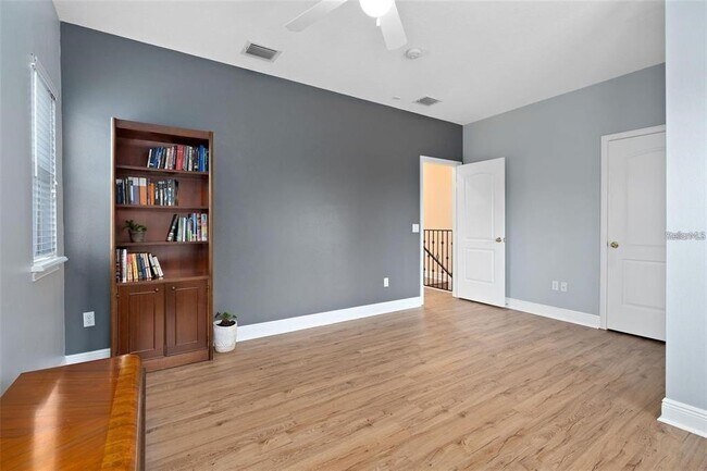 Building Photo - 828 Ellwood Ave