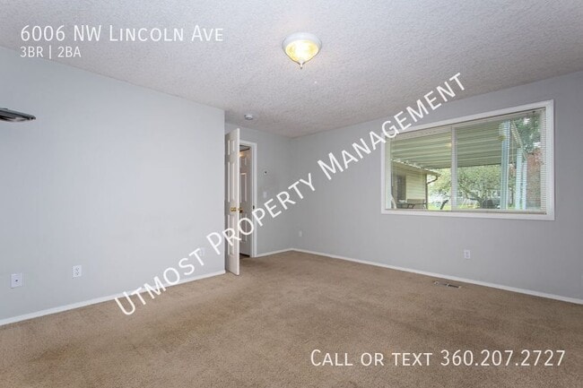 Building Photo - 6006 NW Lincoln Ave