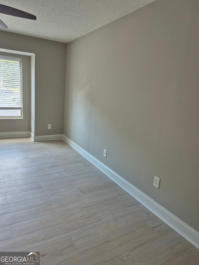 Building Photo - 62 Rumson Ct