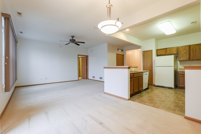 Building Photo - 13386 Red Alder Ave